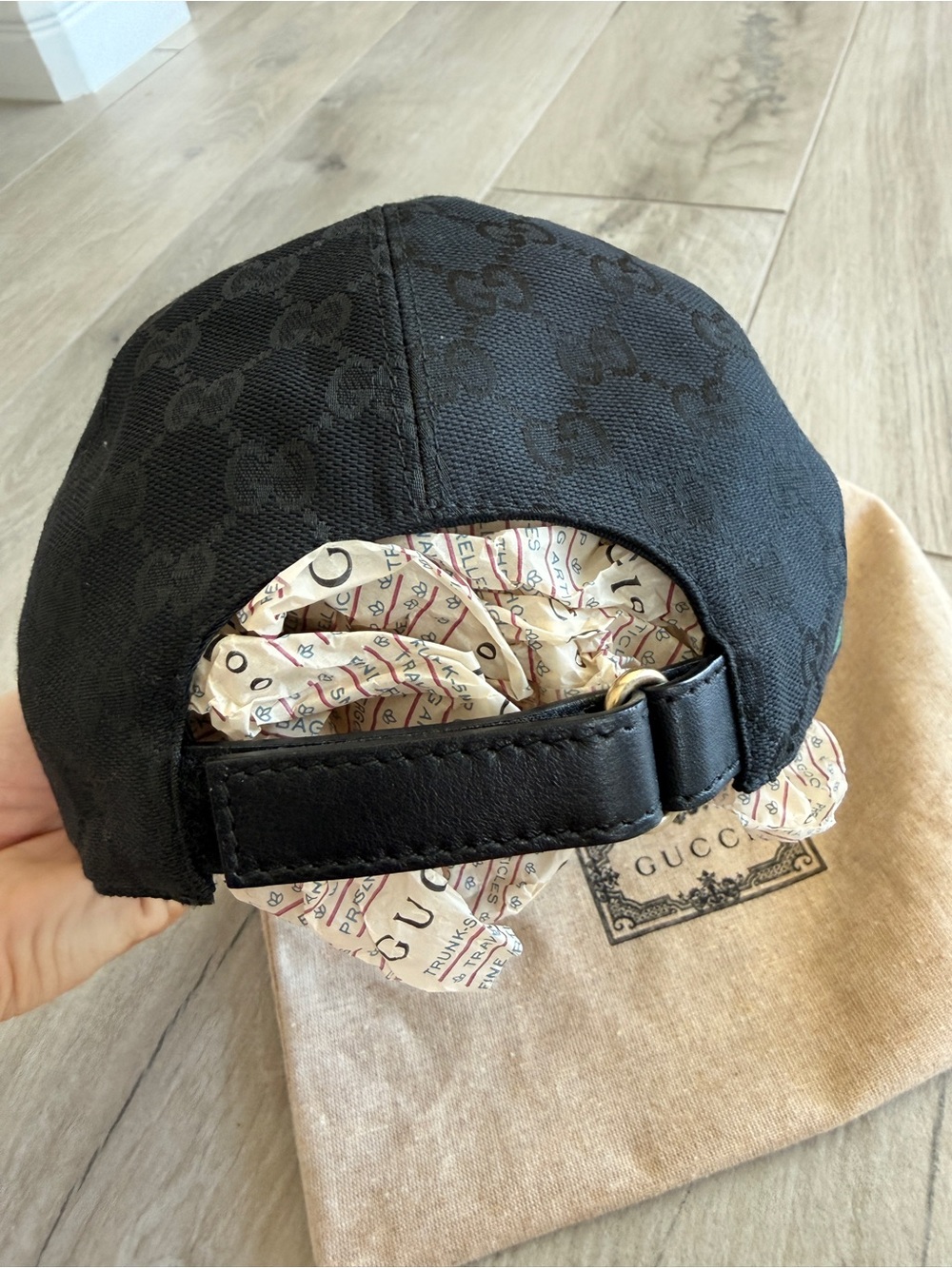 Gucci Black Cap with Signature Green-Red Web Stripe - Picture 4 of 12
